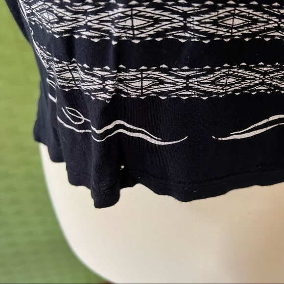 Bundle Sale Coachella deep black cropped cap sleeve - Picture 5 of 9